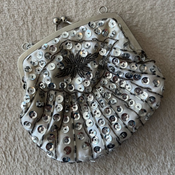 Vintage 1950s Sequin Beaded Clutch - Picture 4 of 14